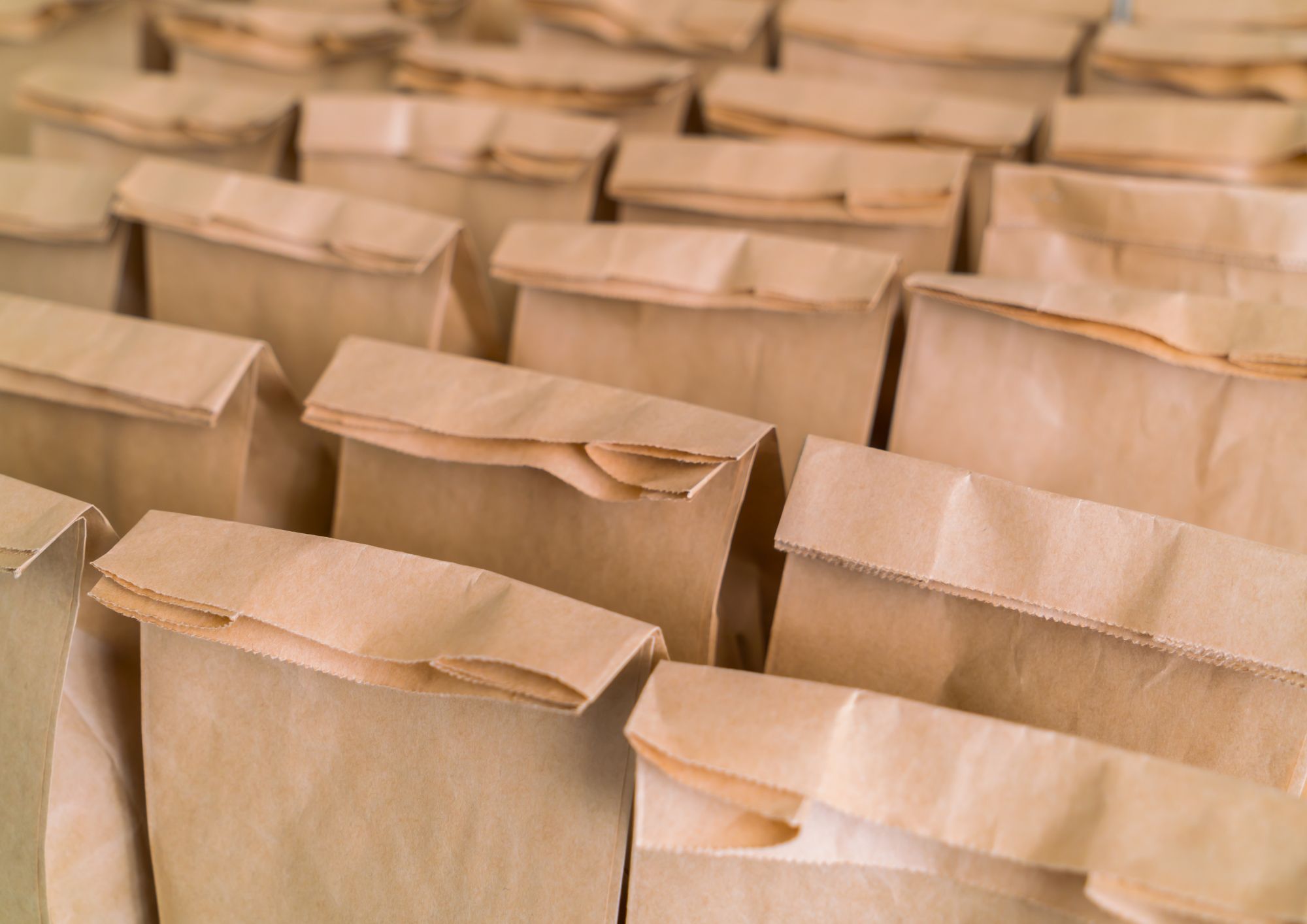 איפה קונים שקיות נייר חומות